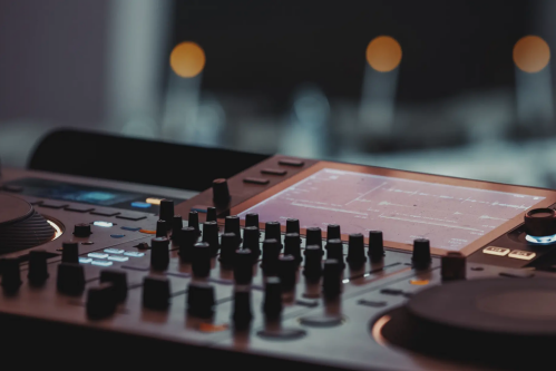 Matériel DJ professionnel de dernière génération – Sonofactory