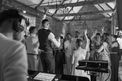 DJ mariage au Manoir de la Bégaudière à Mont-Dol – Soirée dansante | Sonofactory