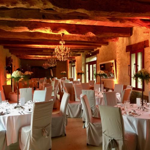 Décoration LED salle de mariage au château de la motte Beaumanoir entre Rennes et Saint-Malo